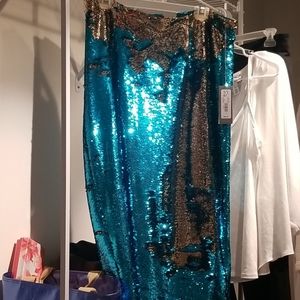 Eva Mendes flip sequin skirt!